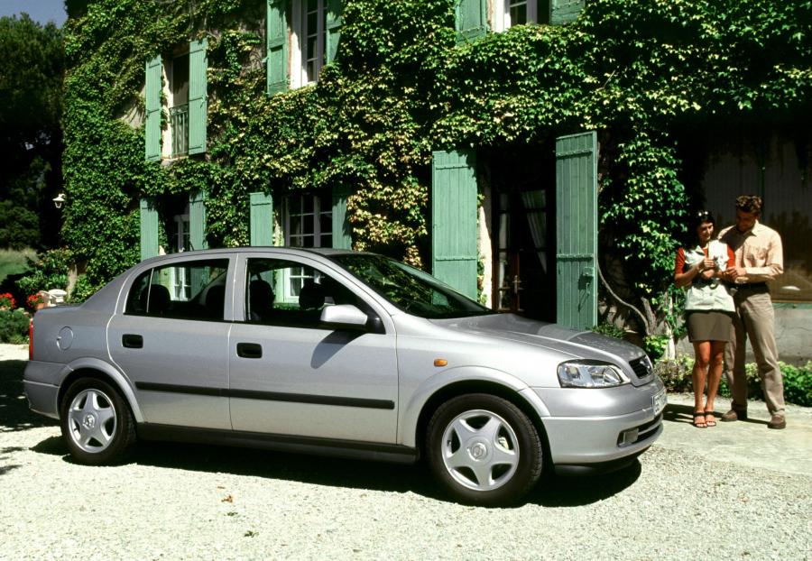  Opel Astra Sedan 1998 года  (фото 19 из 21)